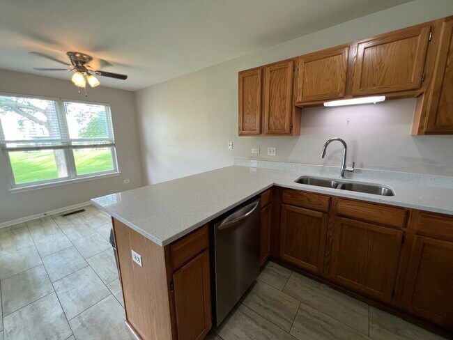Building Photo - 358 Woodview Cir