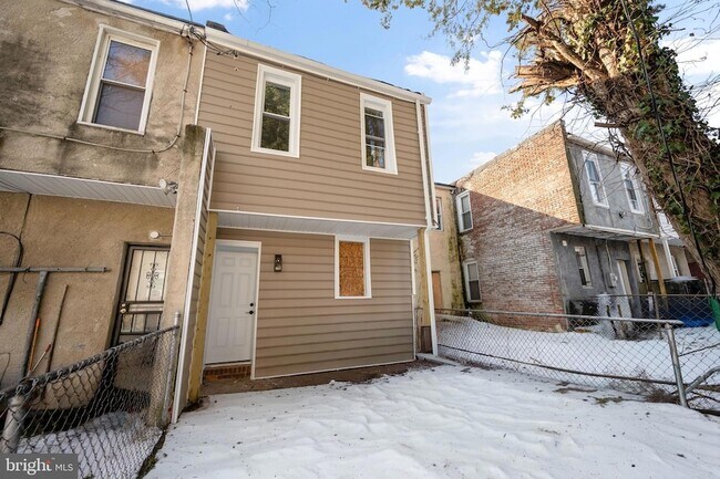 Building Photo - 2636 Lauretta Ave