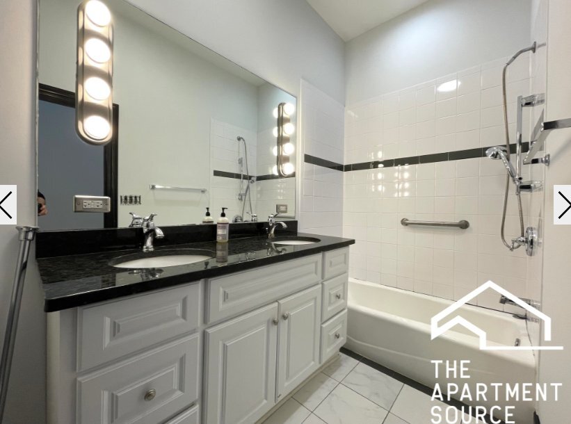 Building Photo - 2842 W Augusta Blvd