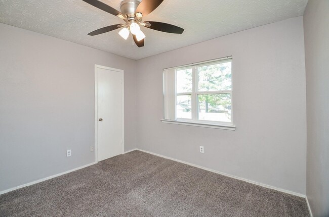 Building Photo - 18723 Lippizaner Dr