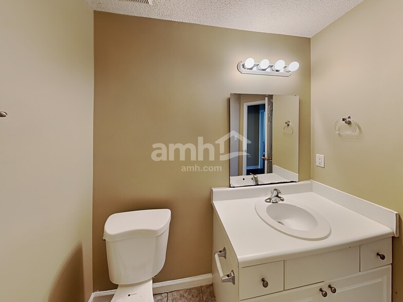 Building Photo - 7101 Missionary Ridge Dr