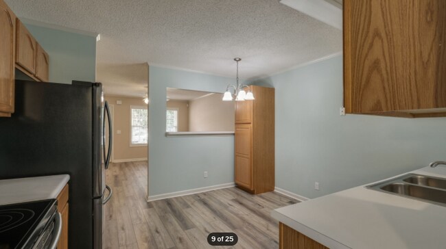 Building Photo - 305 Brittany Park Pl