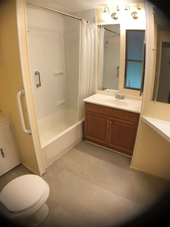 Building Photo - 9861 Rebecca Ln