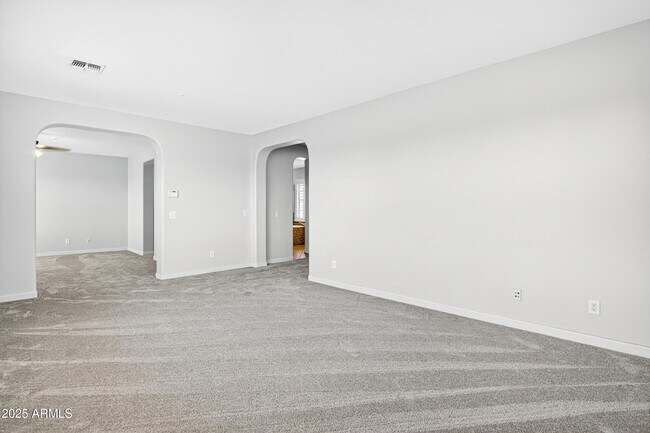 Building Photo - 20823 W Western Dr