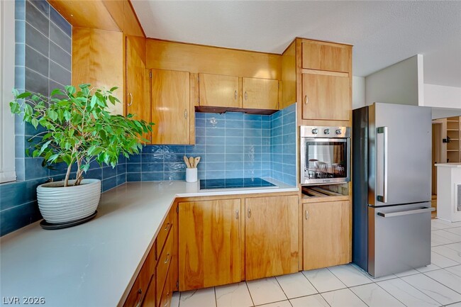 Building Photo - 1245 S 15th St