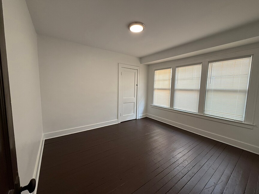 Building Photo - 800 Bayridge Ave