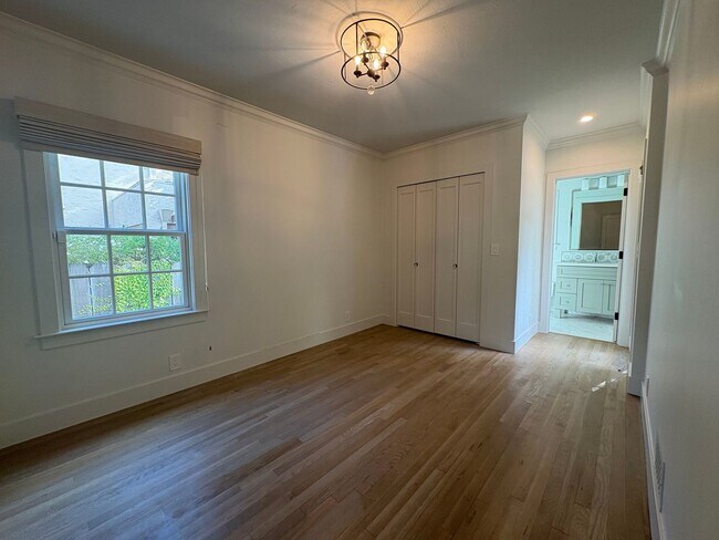 Building Photo - Mediterranean Bungalow in Community Center...
