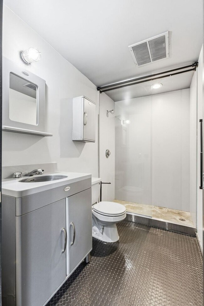 Building Photo - Unit #303 - The Regis Condos | Downtown Omaha