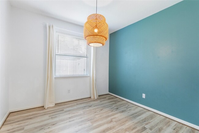Building Photo - 11 Belcarra Pl
