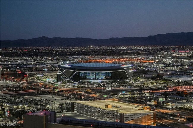 Building Photo - 3750 S Las Vegas Blvd