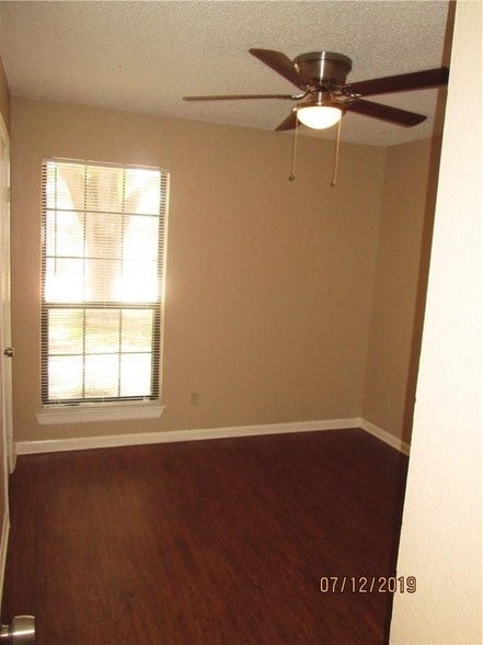 Building Photo - 2701 Fountainview Dr