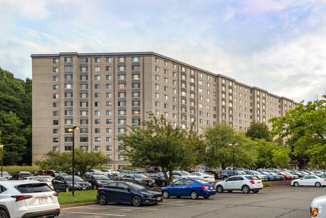 Building Photo - eaves Fairfax Towers