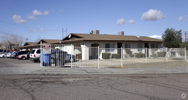 Building Photo - 330 W Grace St