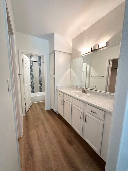 Primary Bath - 750 E Northern Ave