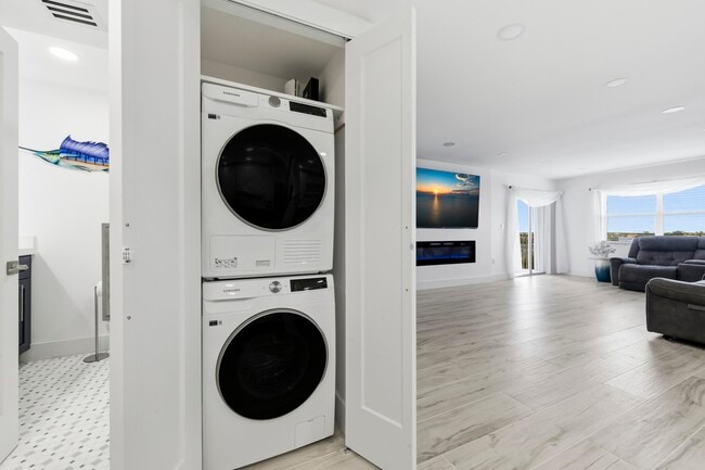 Building Photo - 3520 S Ocean Blvd