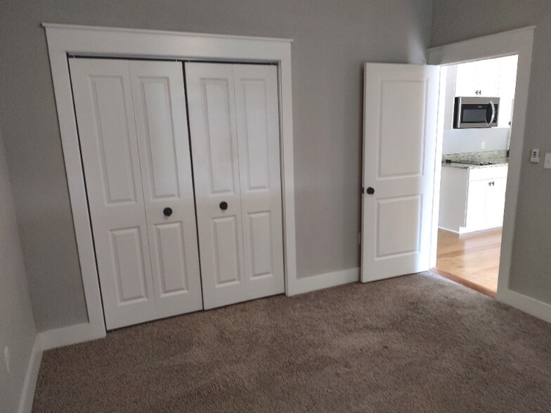 Building Photo - 3553 Esplanade Way