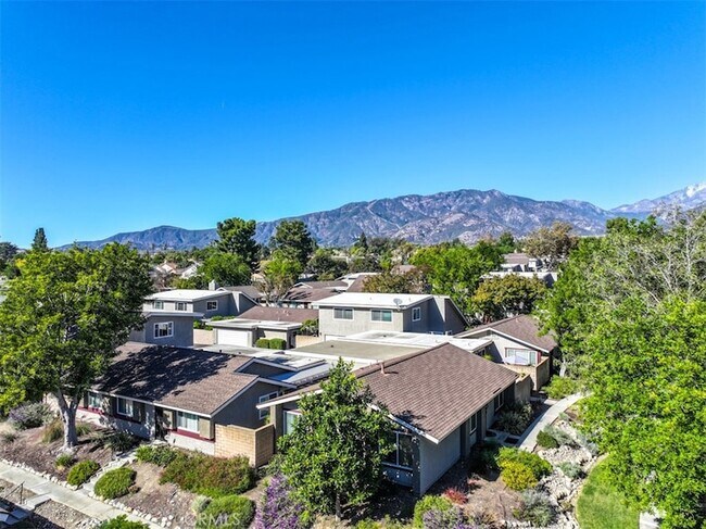 Building Photo - 1619 Carmel Cir W