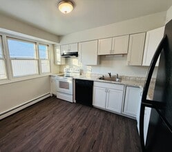 Building Photo - 276 Parliament Cir