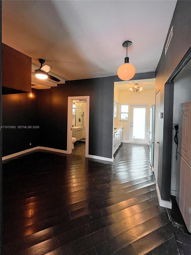 Building Photo - 742 12th St