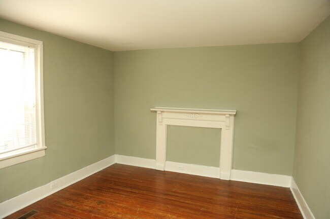 Building Photo - 920 Anderson St