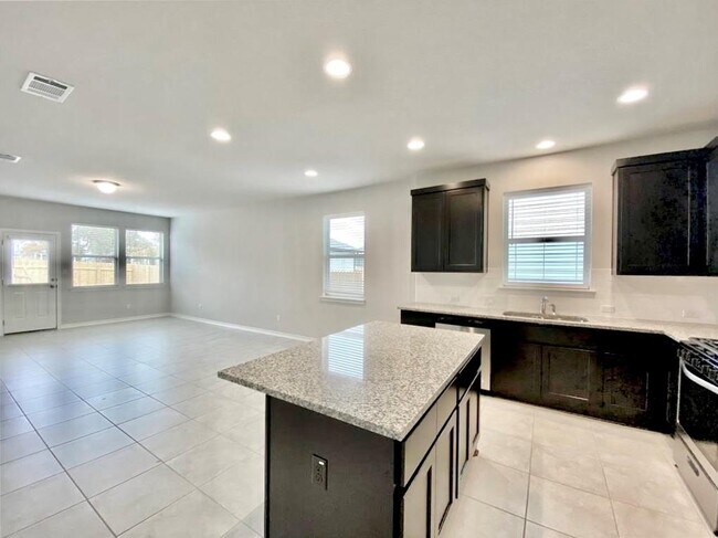 Building Photo - 2148 Pecan Island Dr