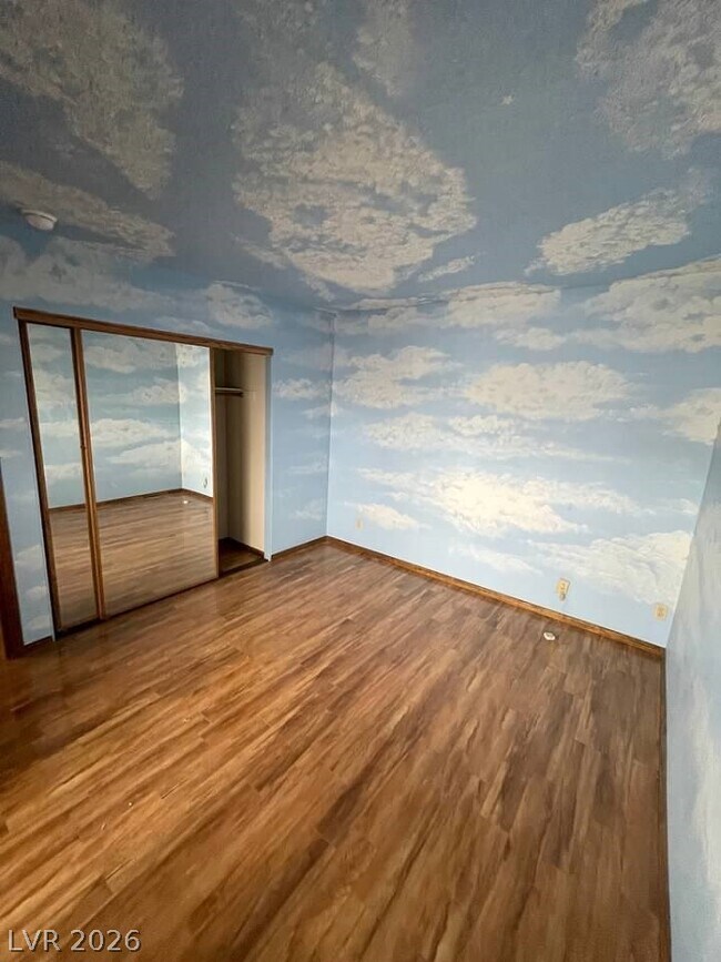 Building Photo - 600 Woodmount Dr