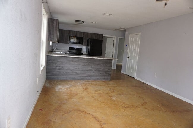 Building Photo - 314 SW 3rd St