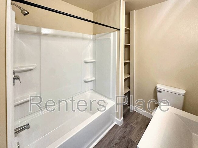 Building Photo - 201 S Ora St