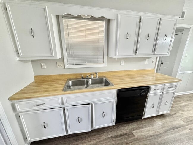 Building Photo - 5373 Wythe Cove