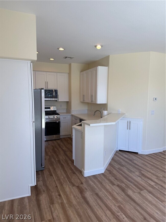 Building Photo - 5721 Mt Athos St