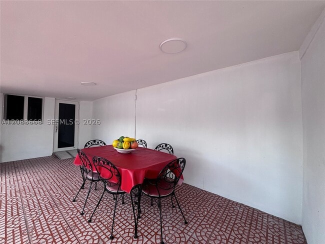 Building Photo - 911 NW 30th Pl