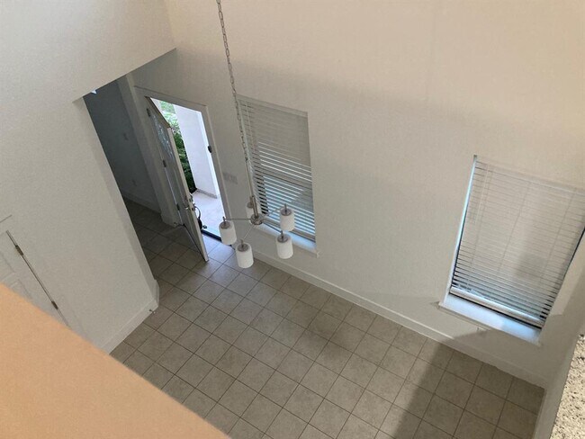 Building Photo - 12410 Maypole Bend