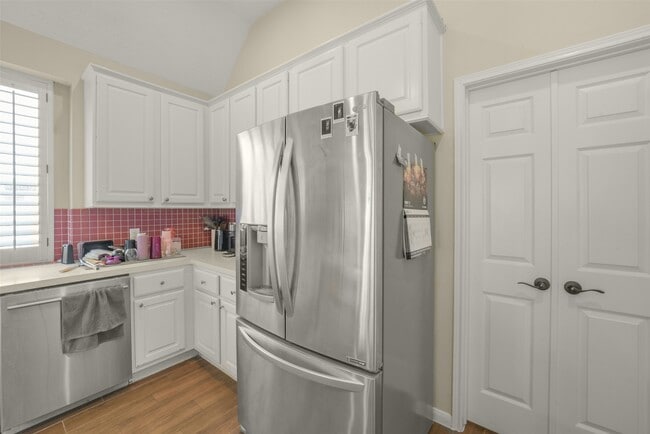 Building Photo - 1122 Wellshire Dr