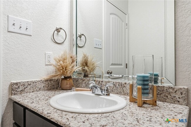 Building Photo - 5200 Rose Petal Ct