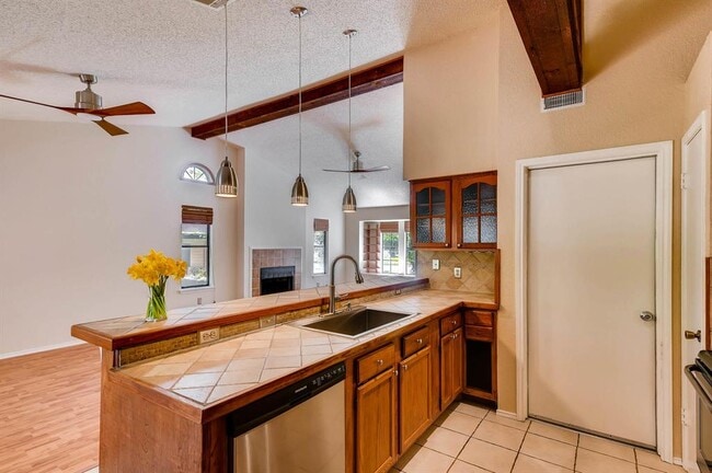 Building Photo - 4504 Velasco Pl