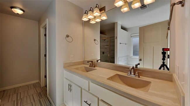 Building Photo - 457 Compass Dr