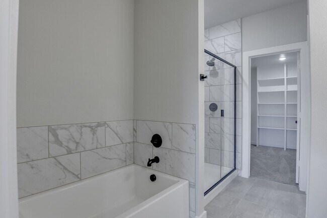 Building Photo - AVAILABLE NOW! EDGEWOOD ESTATES LUXURIOUS TRIPLEX LOCATED ON 1-ACRE LOT IN MIDLOTHIAN, TX!