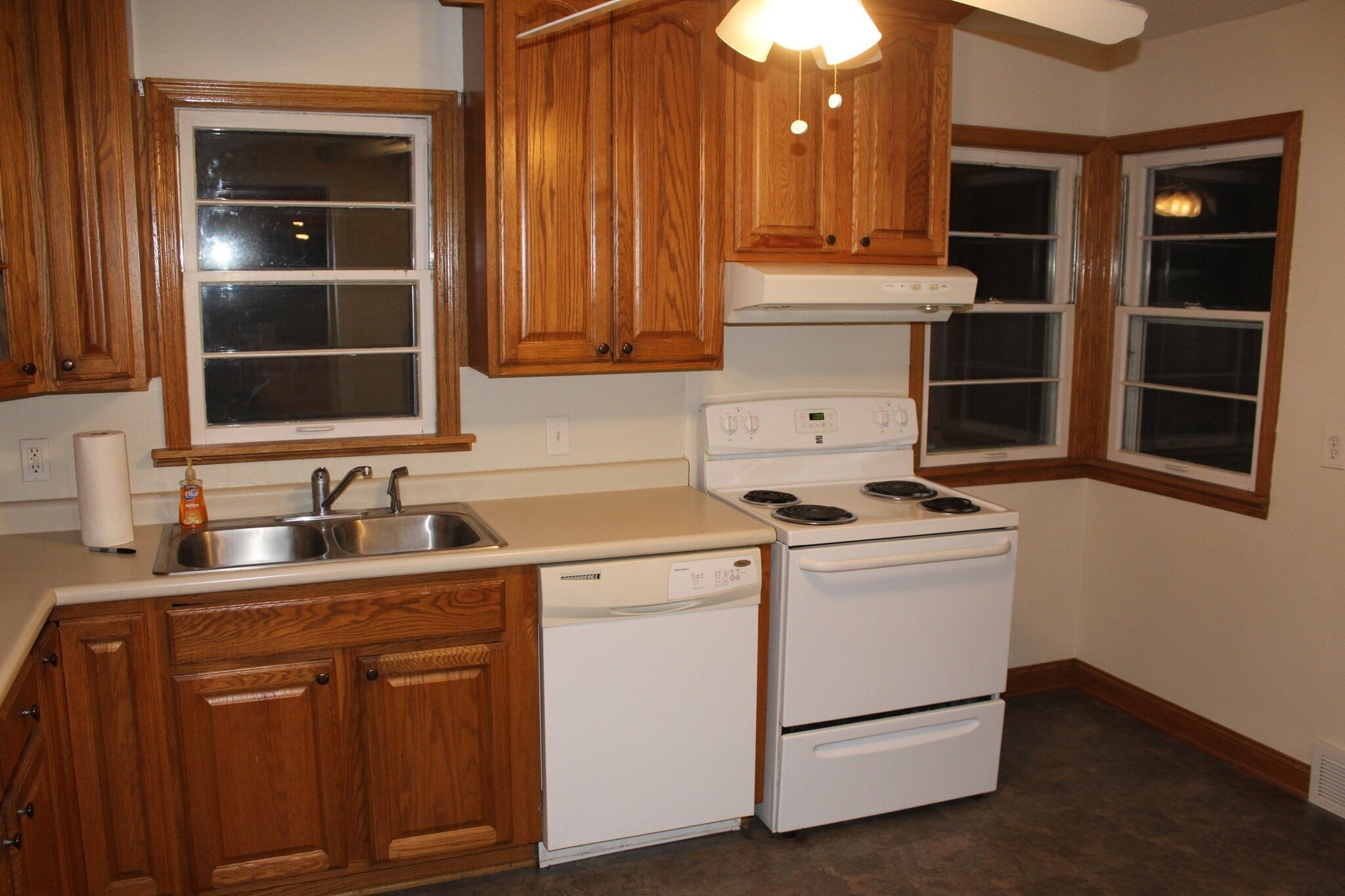 Building Photo - 317 2nd St