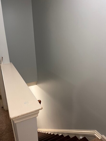 Building Photo - 2720 Midway Park Ct