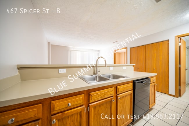 Building Photo - 467 Spicer Street