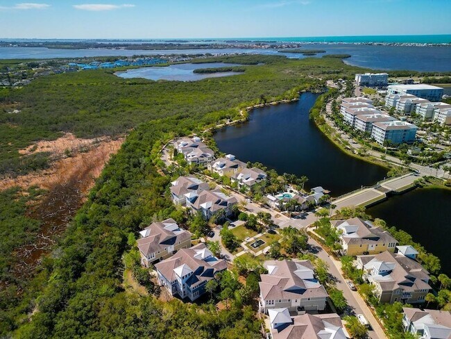 Building Photo - 340 Sapphire Lake Dr