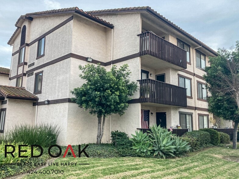 Building Photo - 16200 Vermont Ave