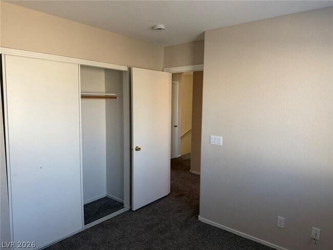 Building Photo - 1424 Red Sunset Ave