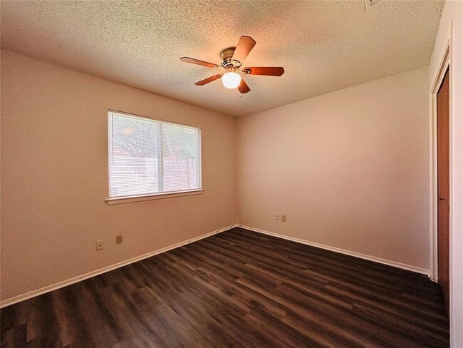 Building Photo - 416 Greenlawn Blvd