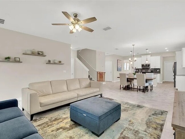 Building Photo - 11932 Satire St