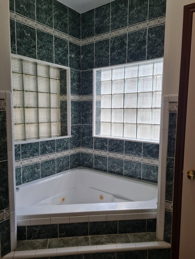 Building Photo - 21796 Stuart Place Rd