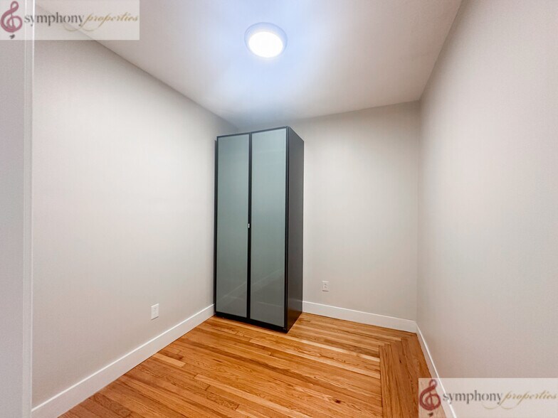 Building Photo - 1109 Boylston St