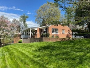 Building Photo - Spacious South Roanoke Home with Lawn Care Included