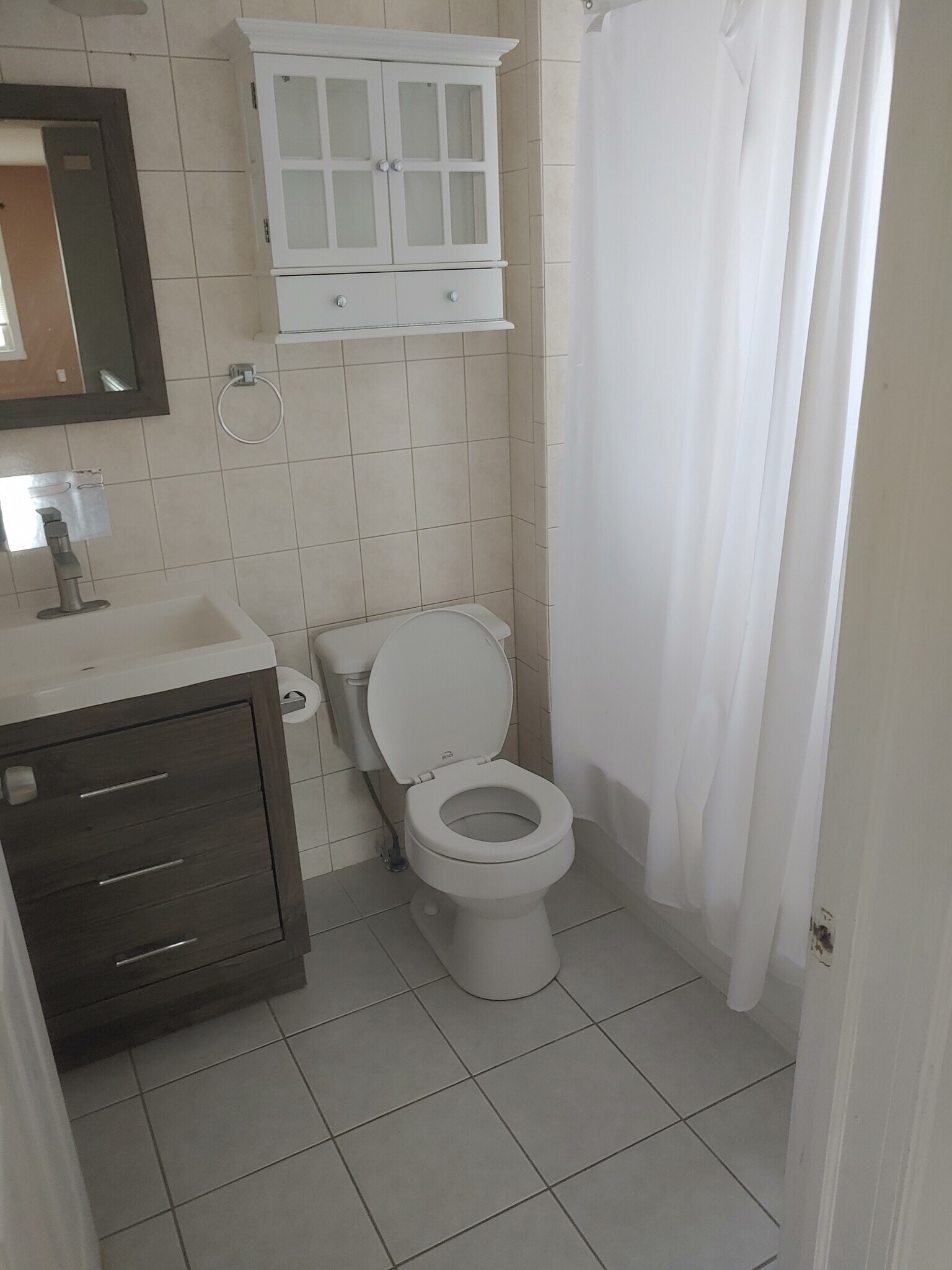 Full bath - 119 Valley Rd