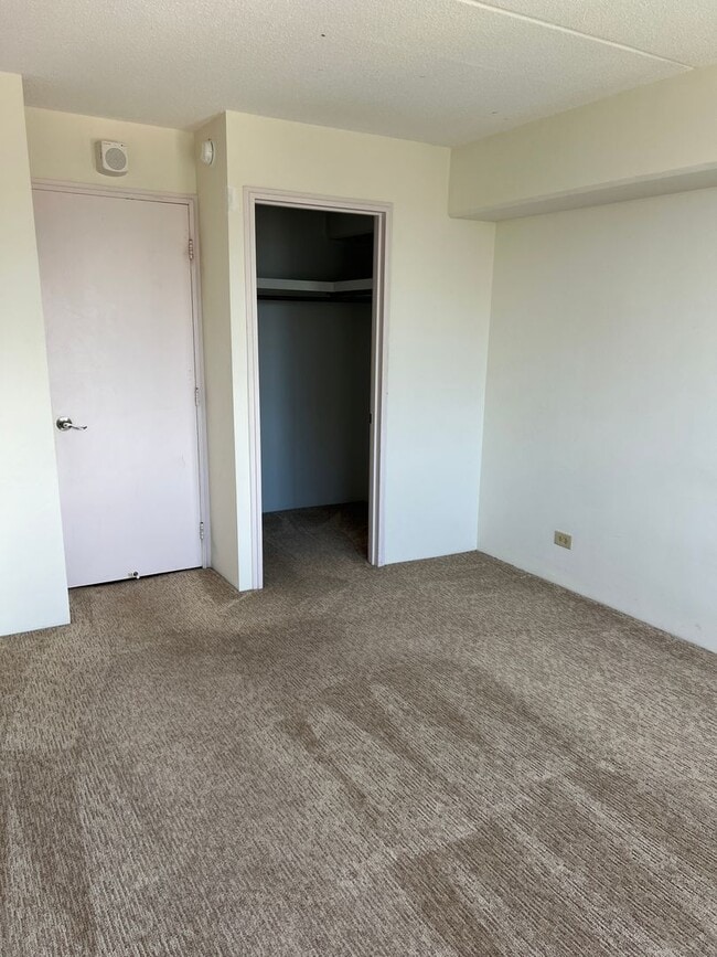 Building Photo - One Bedroom at the Marco Polo